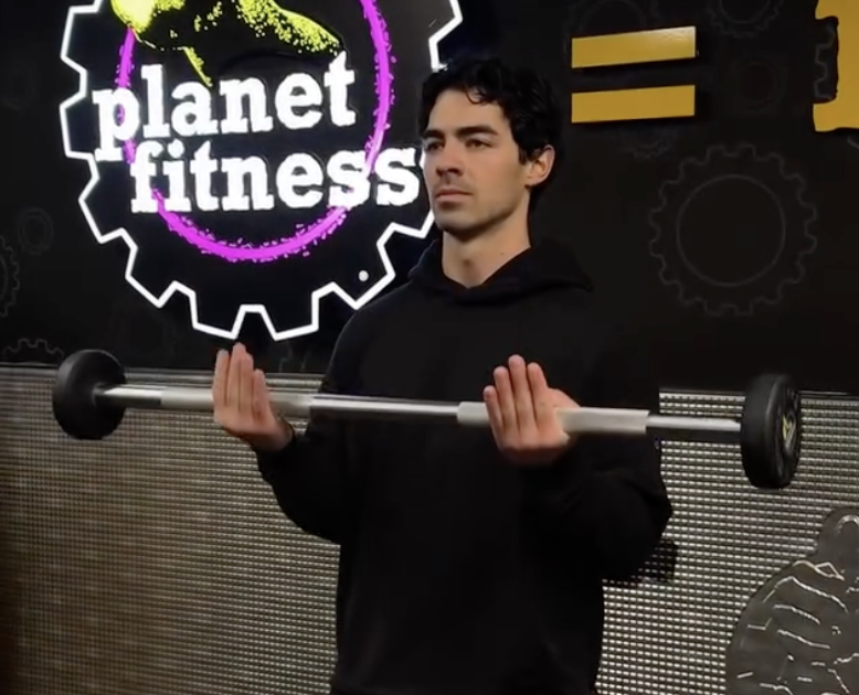 Joe Jonas works out at a Planet Fitness